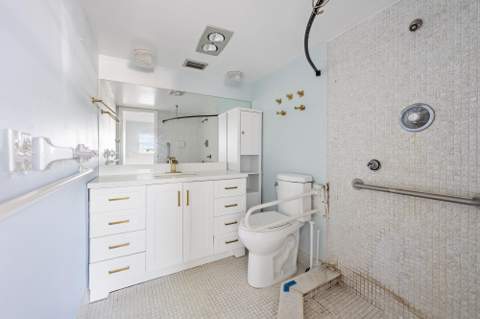 29 Yacht Club Drive #Unit 405, North Palm Beach FL - photo 11 of 20