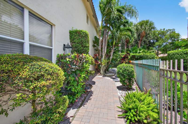 3 bedroom Single Family Residence at 2621 NW 53rd Drive, Laurel Pointe, Boca Raton — photo 3