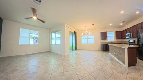 7871 NW Greenbank Circle, Port St. Lucie FL - photo 15 of 44