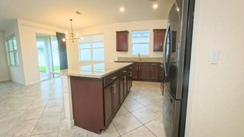 7871 NW Greenbank Circle, Port St. Lucie FL - photo 14 of 44