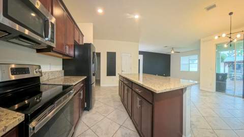 7871 NW Greenbank Circle, Port St. Lucie FL - photo 18 of 44