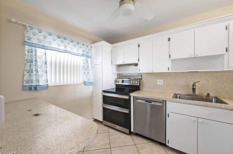 2 bedroom Condominium at 29 Yacht Club Drive #Unit 405, Ports O Call Condo S A, B, C And D, North Palm Beach — photo 3