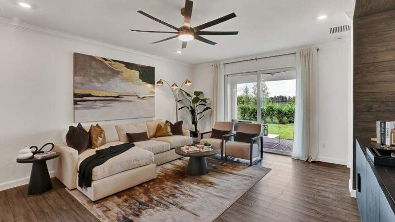 3 bedroom Villa at 19900 Whispering Creek Road, Arden, The Acreage — photo 3