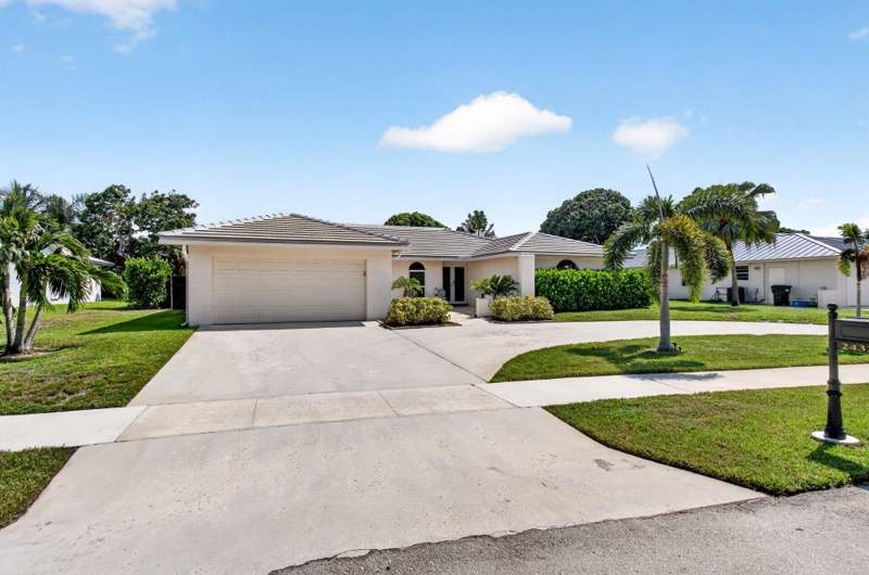 4 bedroom Single Family Residence at 2432 NW Timbercreek Circle, Timbercreek As, Boca Raton — photo 2