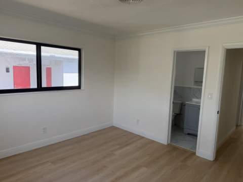 80 NE 48th Street, Oakland Park FL - photo 12 of 21