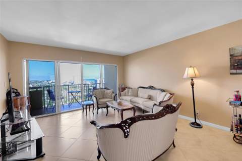 1200 Hibiscus Avenue #Ph3, Pompano Beach FL - photo 15 of 70