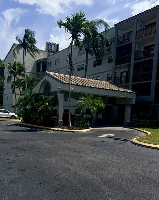 2 bedroom Condominium at 701 NW 19th Street #512, Tennis Club II Courts Condo, Fort Lauderdale — photo 2