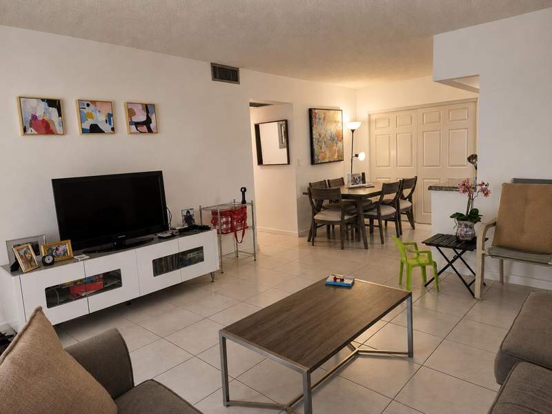 2 bedroom Condominium at 101 E McNab Road #217, Barcelona Gardens Condo Bldg 200, Pompano Beach — photo 5