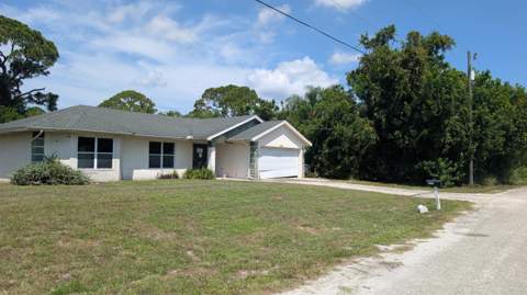 2501 Iroquois Avenue, Fort Pierce FL - photo 8 of 18
