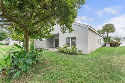 120 Hamilton Terrace, Royal Palm Beach FL - photo 11 of 37
