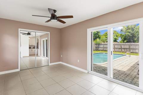 8621 NW 3rd Street, Pembroke Pines FL - photo 7 of 51