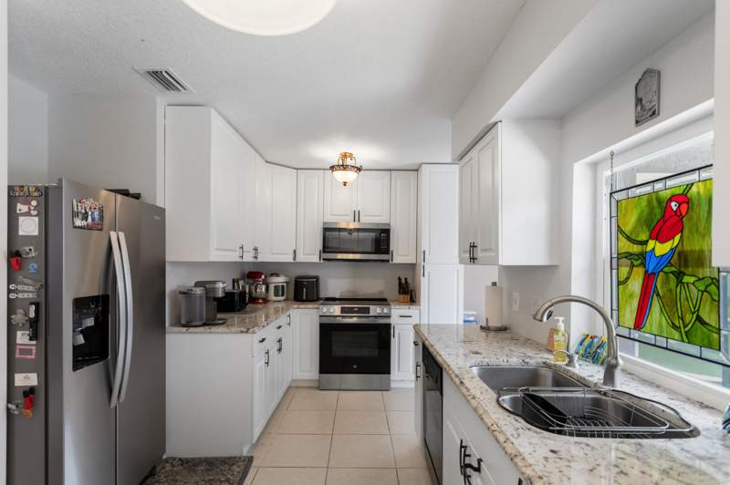 3 bedroom Single Family Residence at 8621 NW 3rd Street, Westview Sec One Part Two, Pembroke Pines — photo 4