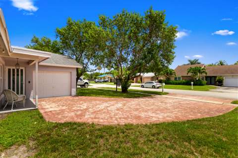 8621 NW 3rd Street, Pembroke Pines FL - photo 13 of 51