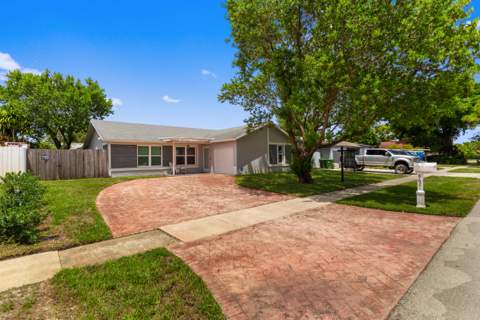 8621 NW 3rd Street, Pembroke Pines FL - photo 10 of 51