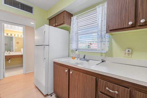 12026 Greenway Circle #202, Royal Palm Beach FL - photo 15 of 32