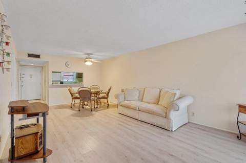 12026 Greenway Circle #202, Royal Palm Beach FL - photo 18 of 32