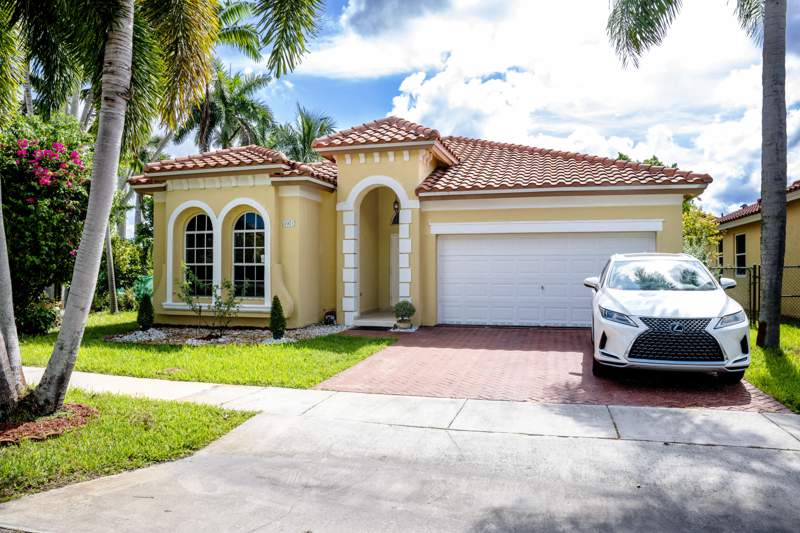 4 bedroom Single Family Residence at 4901 SW 134th Avenue, Miramar Patio Homes, Miramar — photo 2