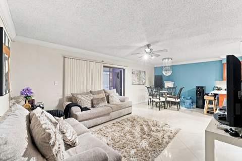 6 Spinning Wheel Lane, Tamarac FL - photo 23 of 25