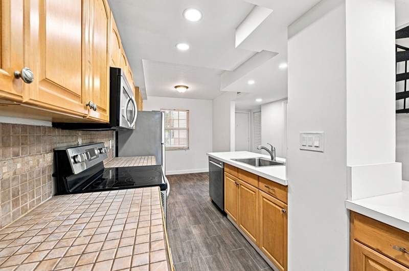 2 bedroom Condominium at 640 Tennis Club Drive #307, Tennis Club Mc Loughlin Condo, Fort Lauderdale — photo 2