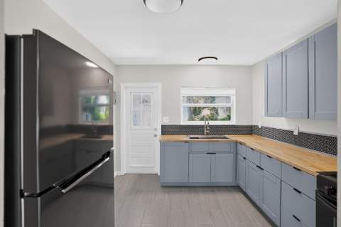 208 SW 2nd Place #1-2, Dania Beach FL - photo 6 of 20
