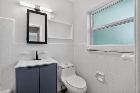 208 SW 2nd Place #1-2, Dania Beach FL - photo 9 of 20