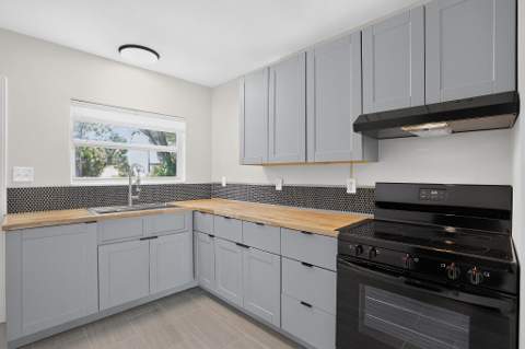 208 SW 2nd Place #1-2, Dania Beach FL - photo 7 of 20