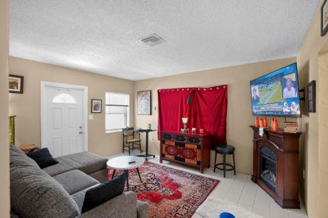 208 SW 2nd Place #1-2, Dania Beach FL - photo 11 of 20
