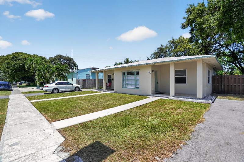 2 bedroom Single Family Residence at 208 SW 2nd Place #1-2, North Dania Heights, Dania Beach — photo 2