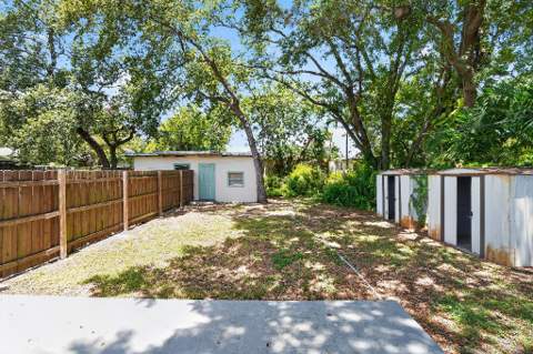208 SW 2nd Place #1-2, Dania Beach FL - photo 17 of 20