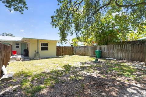 208 SW 2nd Place #1-2, Dania Beach FL - photo 19 of 20