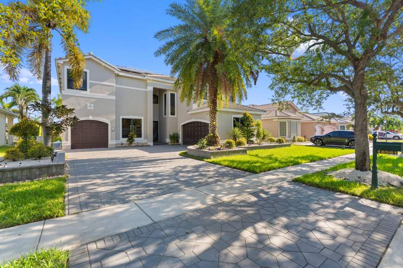 5 bedroom Single Family Residence at 18581 SW 44th Street, Sunset Lakes Plat Three, Miramar — photo 2
