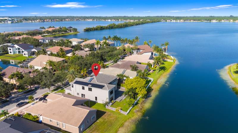 5 bedroom Single Family Residence at 18581 SW 44th Street, Sunset Lakes Plat Three, Miramar — photo 4