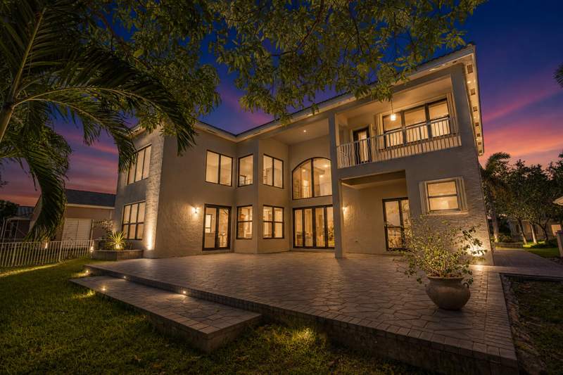 5 bedroom Single Family Residence at 18581 SW 44th Street, Sunset Lakes Plat Three, Miramar — photo 3