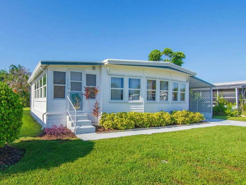 2 bedroom Manufactured Home at 58 Village Lane, Pinelake Village, Jensen Beach — photo 2