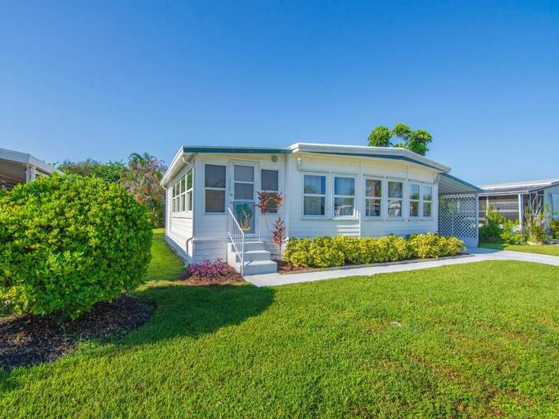 2 bedroom Manufactured Home at 58 Village Lane, Pinelake Village, Jensen Beach — photo 3