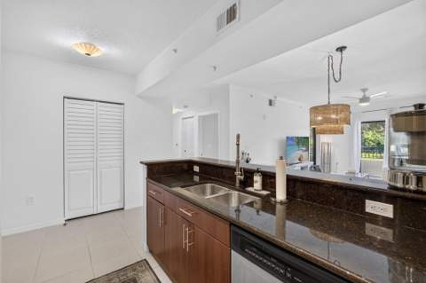 4905 Midtown Lane #2211, Palm Beach Gardens FL - photo 9 of 80
