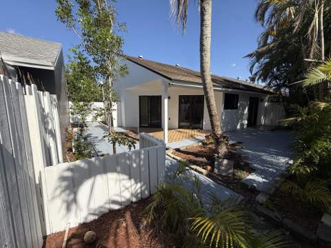 1160 SW 111th Avenue, Pembroke Pines FL - photo 7 of 28