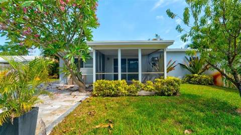 701 SE 1st Street, Boynton Beach FL - photo 10 of 59