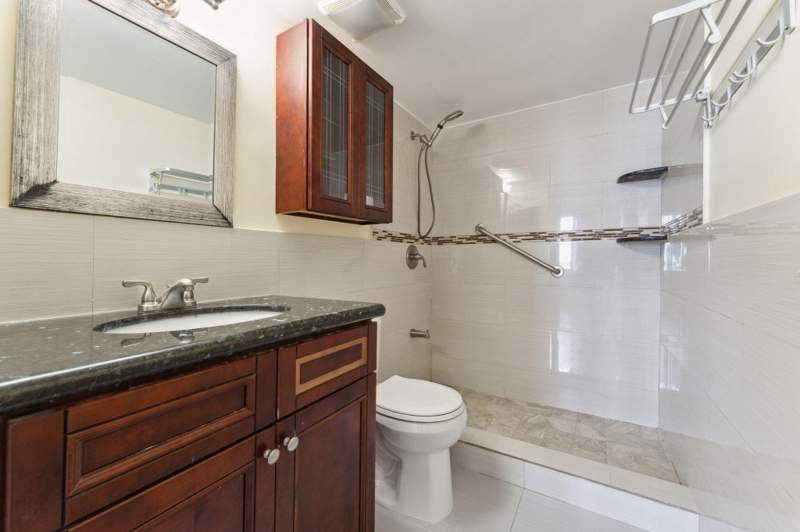 2 bedroom Condominium at 734 Executive Center Drive #23, Clear Lake Club Condo, West Palm Beach — photo 5