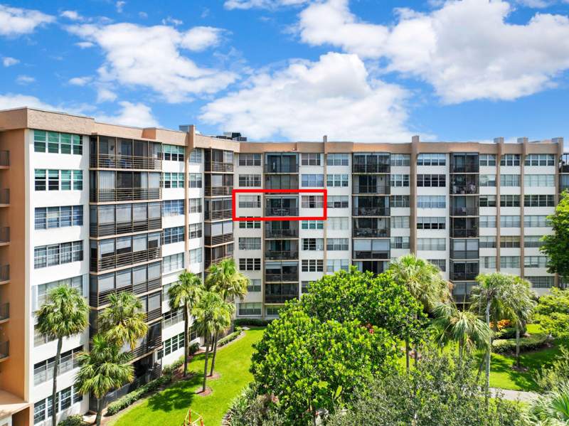 2 bedroom Condominium at 1400 Saint Charles Place #624, Park Place, Pembroke Pines — photo 2