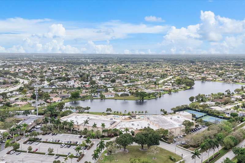 5 bedroom Single Family Residence at 16871 SW 5th Court, BONAVILLAS, Weston — photo 4