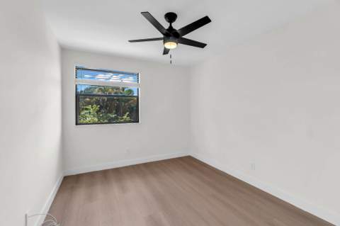 176 NW 106th Terrace, Pembroke Pines FL - photo 11 of 41