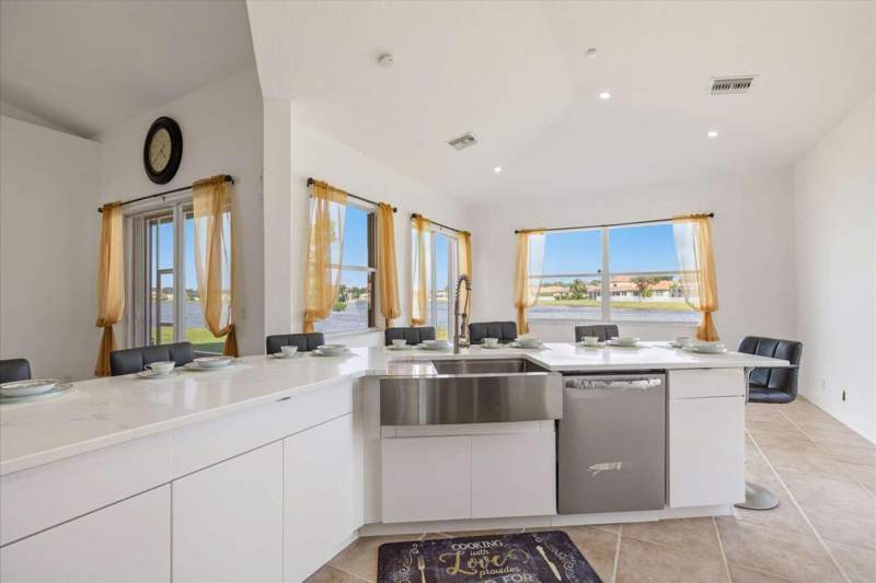 3 bedroom Single Family Residence at 5622 Place Lake Drive, Portofino Shores Phase Two, Fort Pierce — photo 3