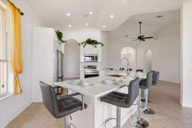 3 bedroom Single Family Residence at 5622 Place Lake Drive, Portofino Shores Phase Two, Fort Pierce — photo 4