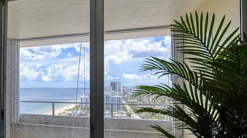 1 bedroom Condominium at 111 Briny Avenue #27-12, Pompano Beach Club Condo, Pompano Beach — photo 4