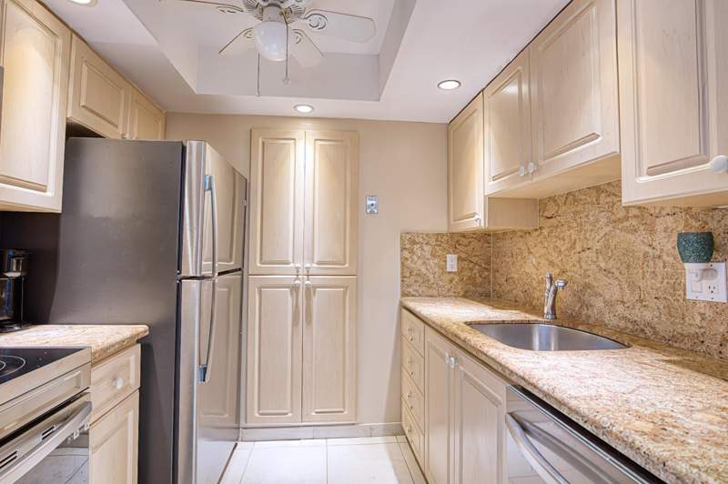 1 bedroom Condominium at 111 Briny Avenue #27-12, Pompano Beach Club Condo, Pompano Beach — photo 5