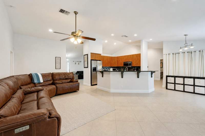 4 bedroom Single Family Residence at 4270 NW 9th Street, Lake Forest South, Delray Beach — photo 5