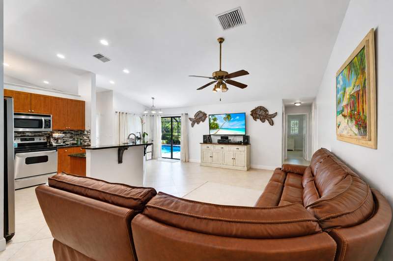 4 bedroom Single Family Residence at 4270 NW 9th Street, Lake Forest South, Delray Beach — photo 4