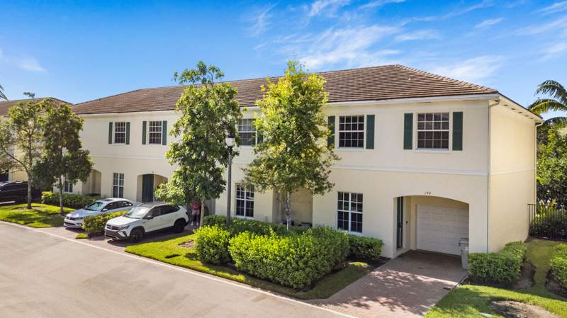 3 bedroom Townhouse at 144 SW 7th Court, ORCHID GROVE REPLAT 1, Pompano Beach — photo 4