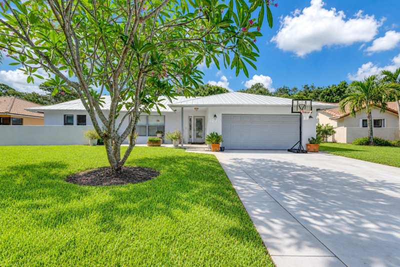 4 bedroom Single Family Residence at 4270 NW 9th Street, Lake Forest South, Delray Beach — photo 1